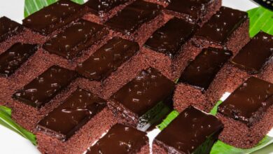 كيكة سهلة بالكاكاو هشة واسفنجية