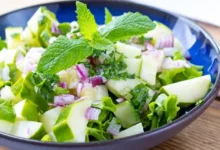 سلطة ديتوكس بالخيار والنعناع